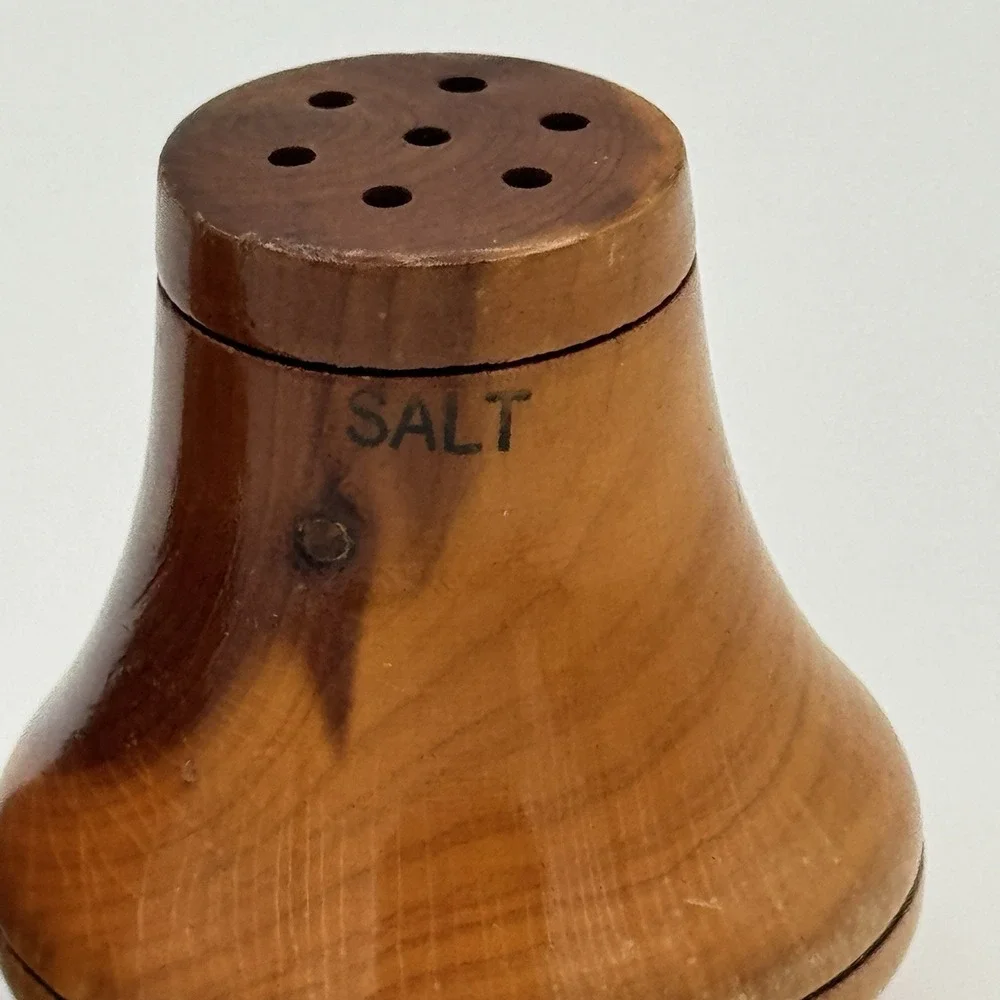 Vintage Turned Wood Salt Pepper Shakers Mini Wooden‎ Spice Set Rustic Decor